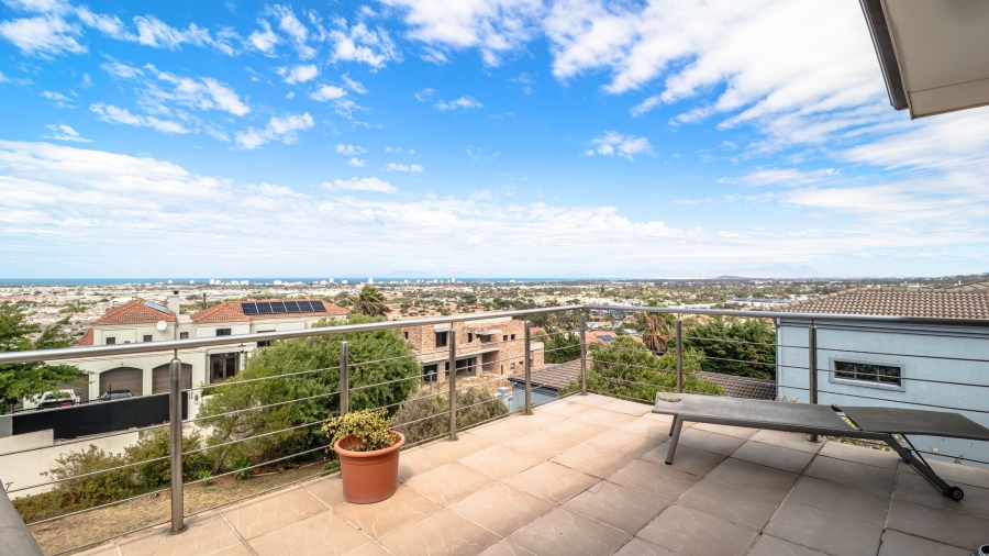 3 Bedroom Property for Sale in Olive Grove Western Cape